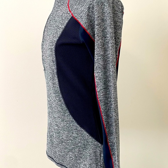 Athleta 1/2 zip top size S - Picture 6 of 8